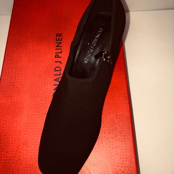 EUC Donald Pliner Boots - Picture 6 of 7